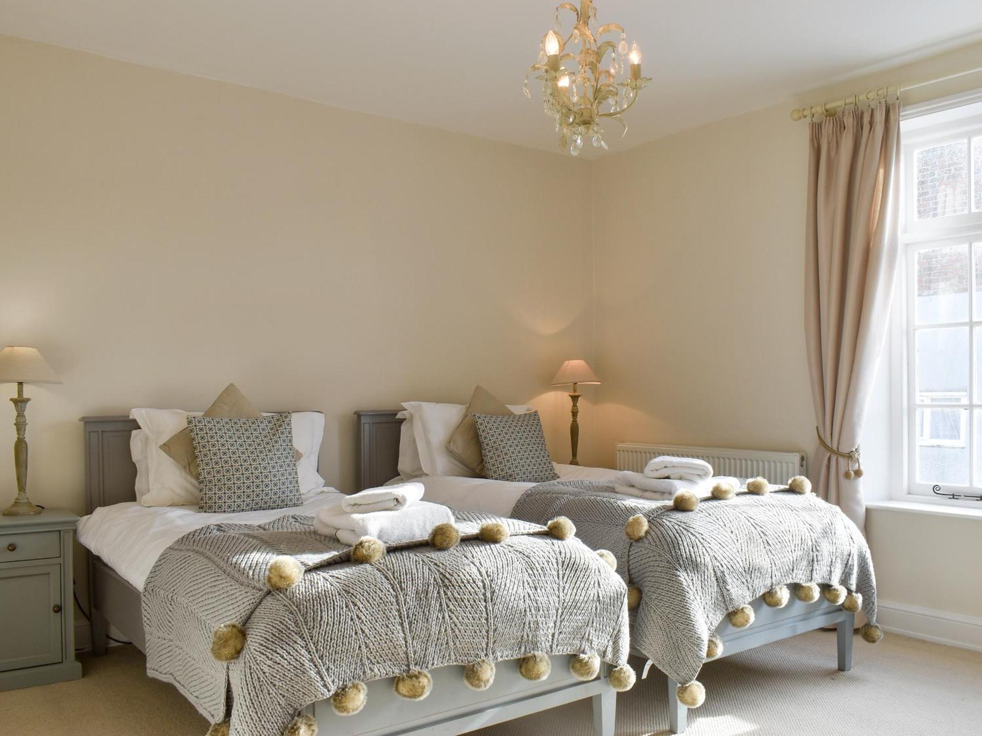Whitby Townhouse Villa ภายนอก รูปภาพ